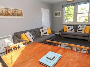 Cottage | Living area