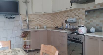 Уютные комнаты на дороге в горы Шахдаг