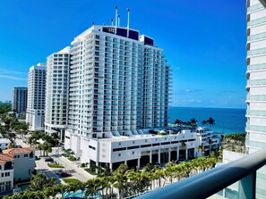 Property grounds - 1106-Beachfront-Gym-Downtown-Main strip-Oceanview-Pool-Stunning views (Fort Lauderdale)