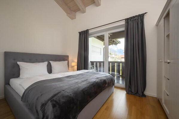 3 makuuhuonetta, silitysrauta/-lauta, ilmainen Wi-Fi, vuodevaatteet