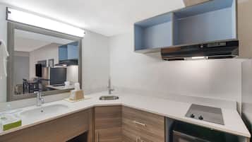 Suite, 2 Queen Beds, Non Smoking