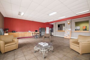 Lobby - Suburban Studios Cleveland Central (Cleveland)