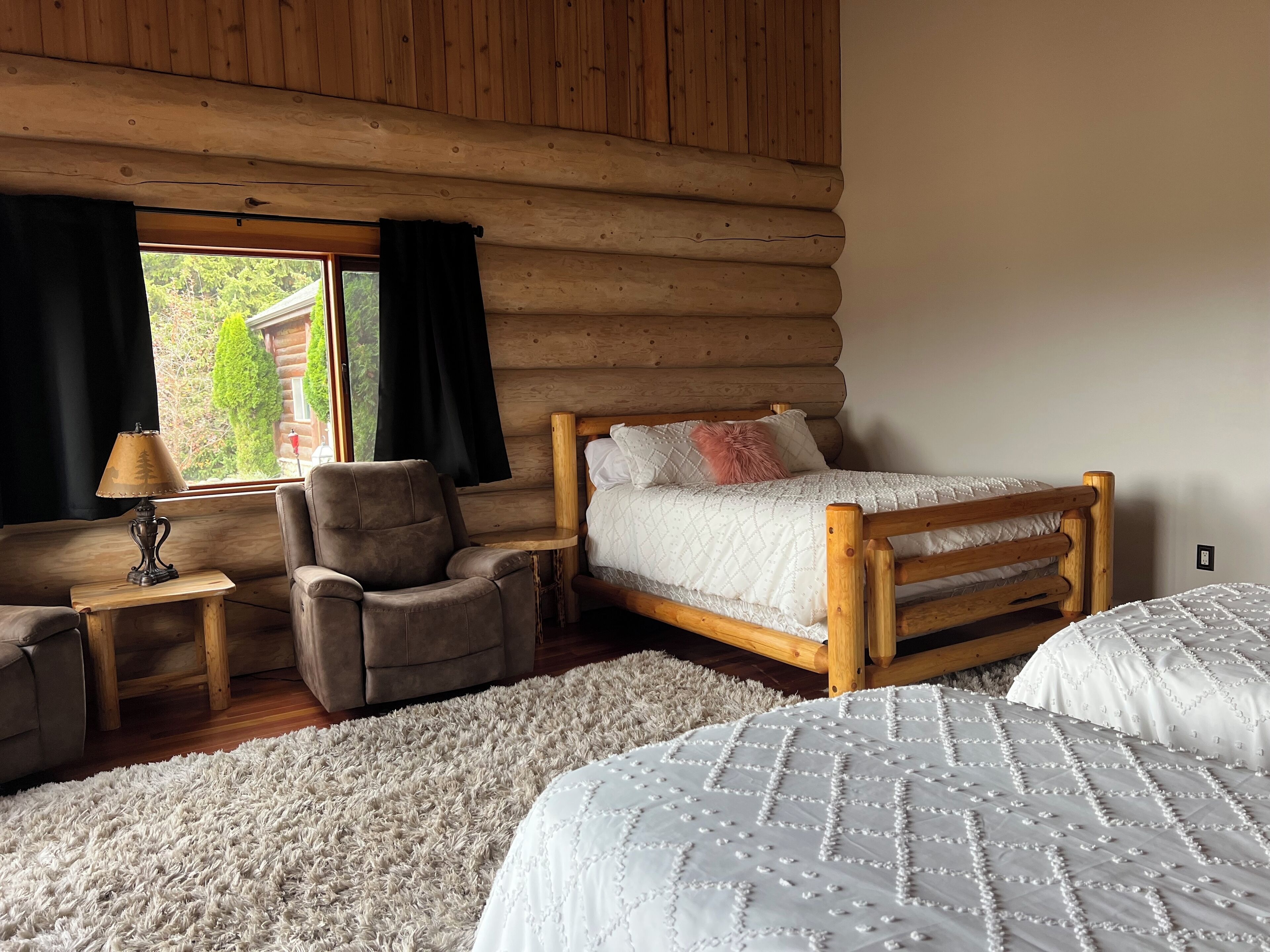 4 bedrooms, iron/ironing board, travel crib, free WiFi