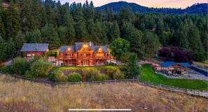 Exterior - Muncton Mountain Lodge (Kettle Falls)