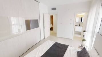 3 bedrooms, iron/ironing board, travel crib, WiFi