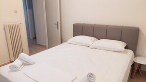 Departamento, para fumadores | 3 habitaciones y internet