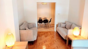 Departamento, para fumadores | 3 habitaciones y internet