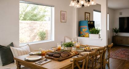 Family Retreat w/Pool - Golf - Pickleball Sleeps 9