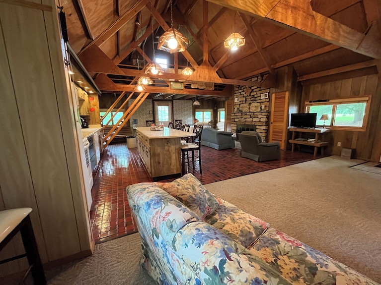 Private, Cozy Cabin On 13 Acres With Two Ponds - Indiana