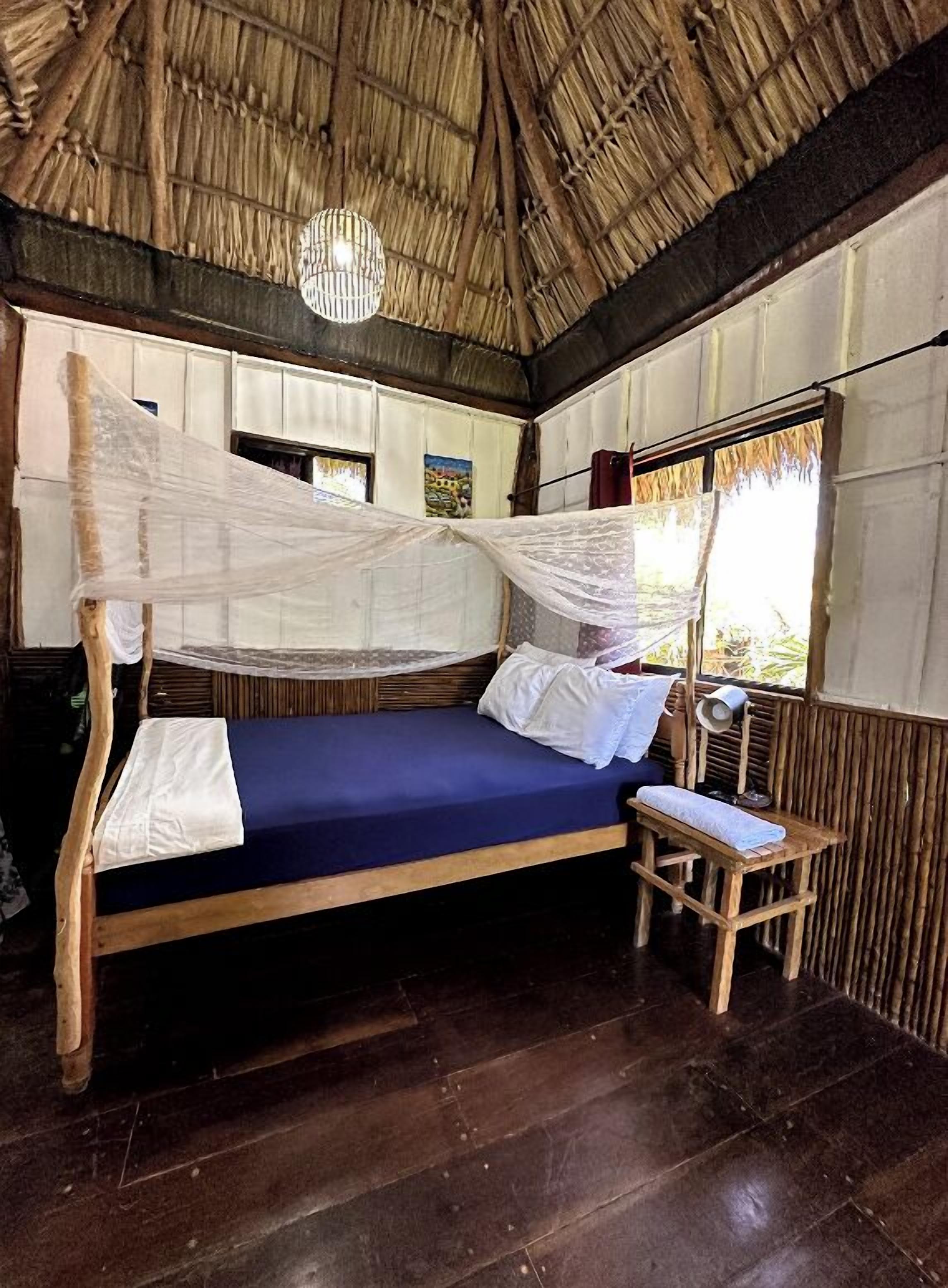 Cabin, 1 Queen Bed with Sofa bed | Free WiFi