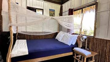 Cabin, 1 Queen Bed with Sofa bed | Free WiFi