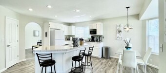 Luxury 4BR Family Home w/ King Suite + Game Room