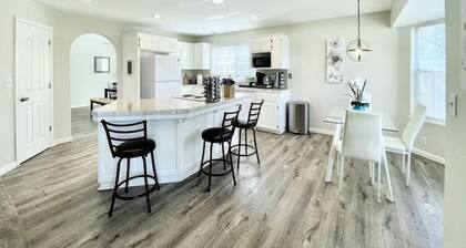 Luxury 4BR Family Home w/ King Suite + Game Room