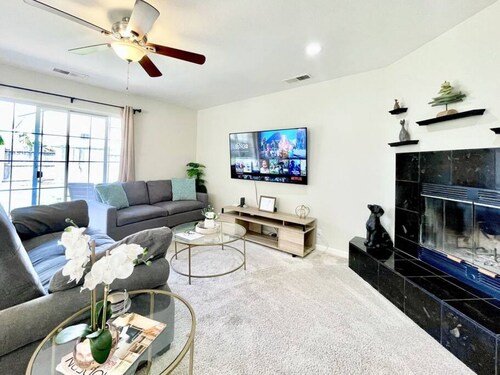 Luxury 4BR Family Home w/ King Suite + Game Room