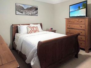 3 habitaciones, escritorio, tabla de planchar con plancha y wifi gratis 
