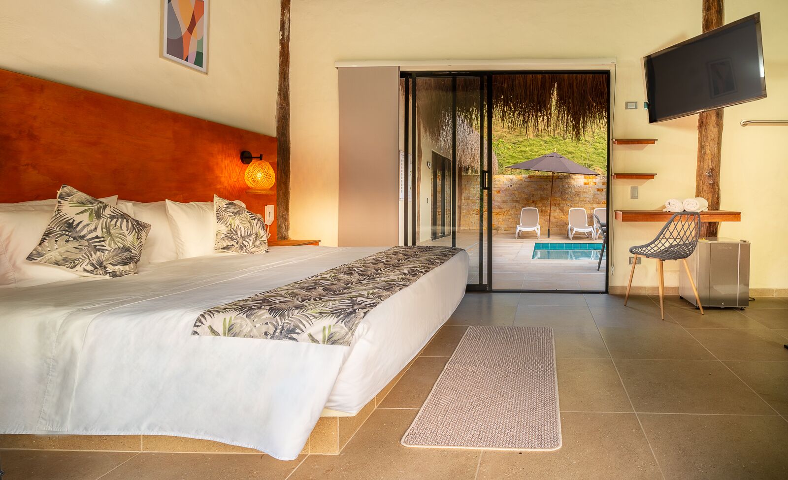 Superior-Doppelzimmer, Poolblick | Kostenloses WLAN, Bettwäsche