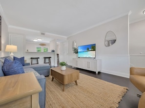 TV - Coastal Charm Getaway (St. Augustine)