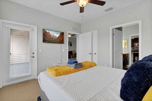 1 bedroom, iron/ironing board, free WiFi, bed sheets - 1BDR+Peaceful Stay+FastWifi+ Free Parking+Pool+Gym  (Windermere)
