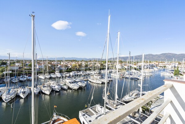 Marina/club náutico