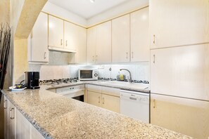 Frigorífic, microones, forn i torradora 