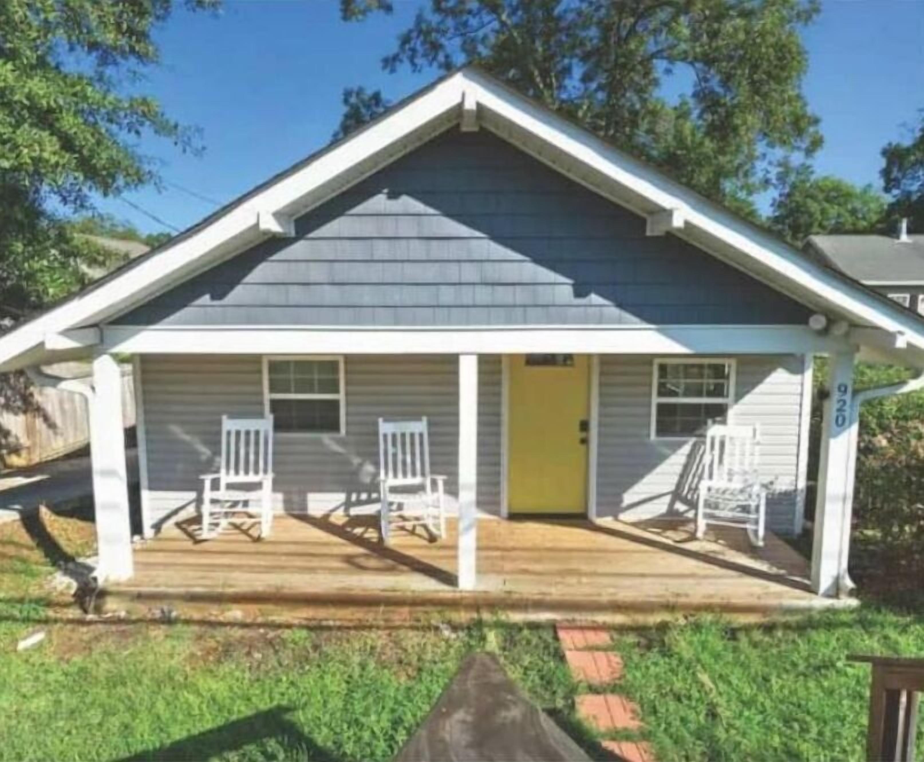 West end home, 3 bed/2bath, less than a mile from Downtown Greenville. 