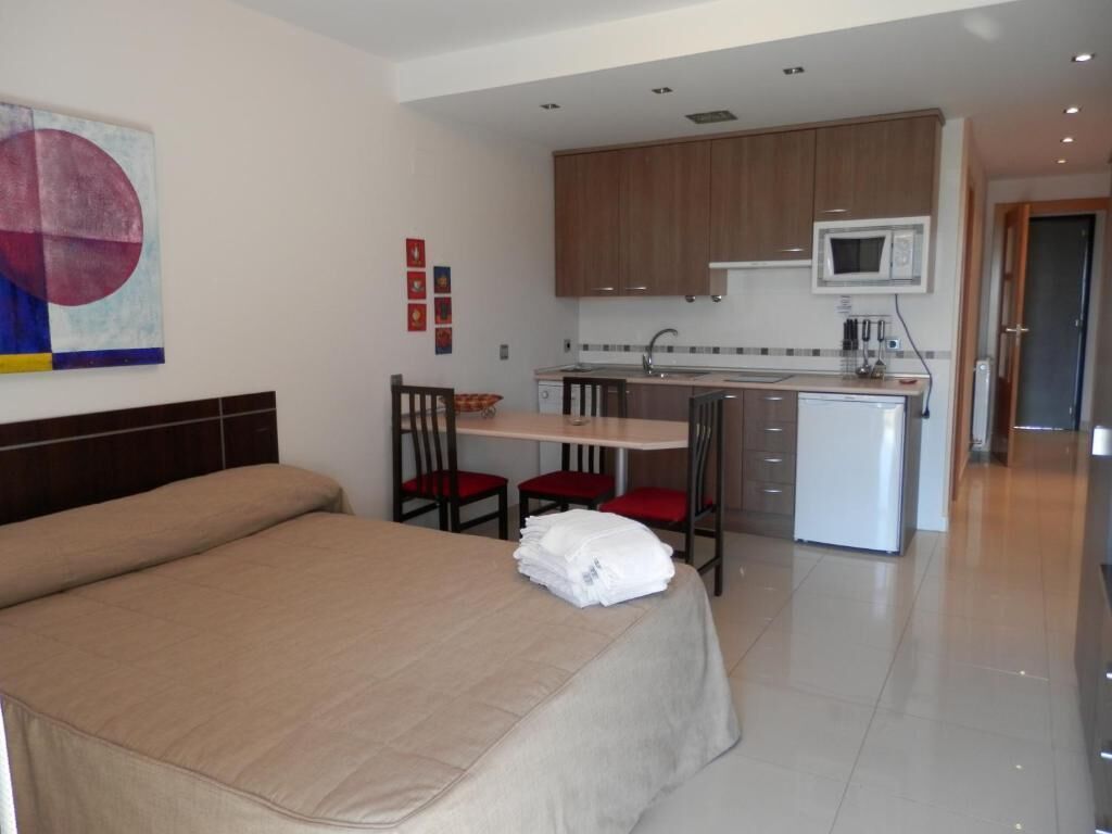 Studio Keluarga | Seprai premium, selimut bulu angsa, tirai kedap cahaya, dan Wi-Fi gratis