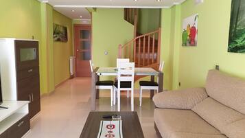 Romantic Duplex, 1 Queen Bed, Non Smoking, Mountain View | Living area
