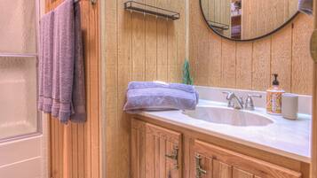 Towels, soap, shampoo, toilet paper