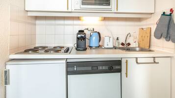 Réfrigérateur, micro-ondes, four, lave-vaisselle