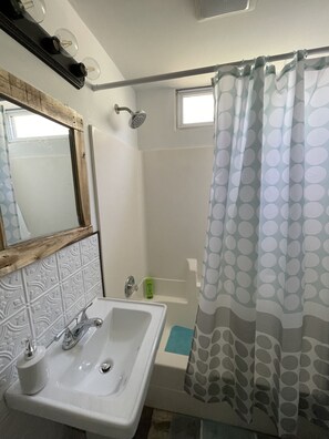 Towels, soap, shampoo, toilet paper