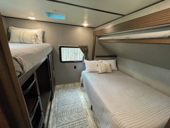 2 chambres, Wi-Fi gratuit, draps fournis