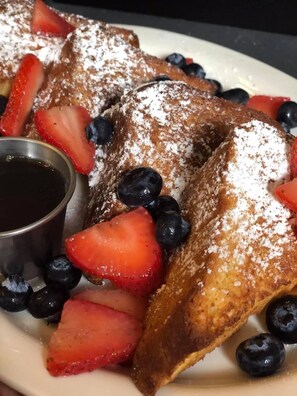 Desayuno completo incluido todos los días