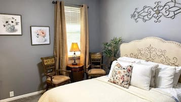 Magnolia Room, Queen Bed, Non-Smoking | Blackout drapes, soundproofing, iron/ironing board, free WiFi