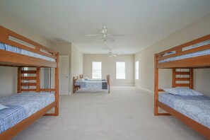 4 Schlafzimmer, Bügeleisen/Bügelbrett, WLAN, Bettwäsche