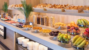 Café da manhã com buffet todos os dias (EUR 8 por pessoa)