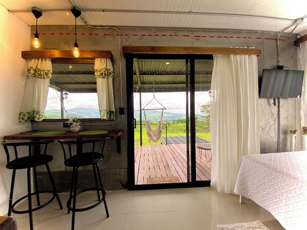 1 bedroom, WiFi, bed sheets - Cozy Box-Glamping with amazing views to the mountains--Close to Monteverde (Guanacaste)