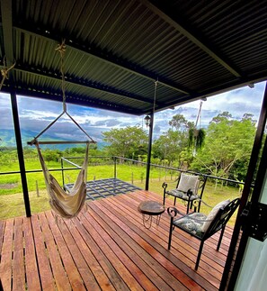 Terrace/patio - Cozy Box-Glamping with amazing views to the mountains--Close to Monteverde (Guanacaste)