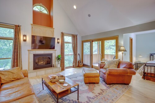 Charming Stockholm Abode in Walkable Location!