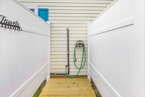 Property grounds - Cozy Coastal Cottage (Murrells Inlet)