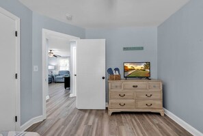 Interior - Cozy Coastal Cottage (Murrells Inlet)