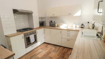 Fridge, dishwasher, electric kettle, toaster