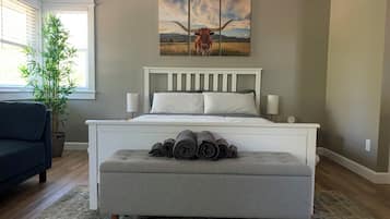 In-room safe, desk, iron/ironing board, free WiFi