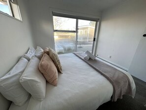 3 bedrooms, free WiFi, bed sheets