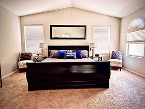 4 bedrooms, desk, iron/ironing board, travel crib