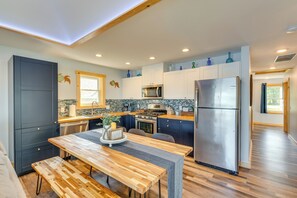 Fridge, microwave, stovetop, dishwasher - Waterfront Lodi Vacation Rental on Lake Wisconsin! (Lodi)