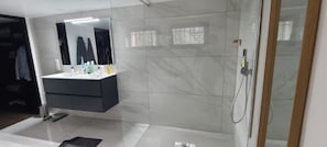 Dusche, Toilettenpapier