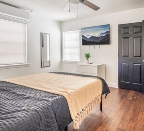3 bedrooms, iron/ironing board, free WiFi