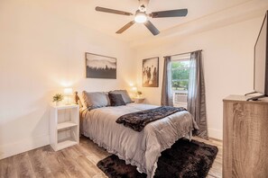 4 Schlafzimmer, Bügeleisen/Bügelbrett, kostenloses WLAN