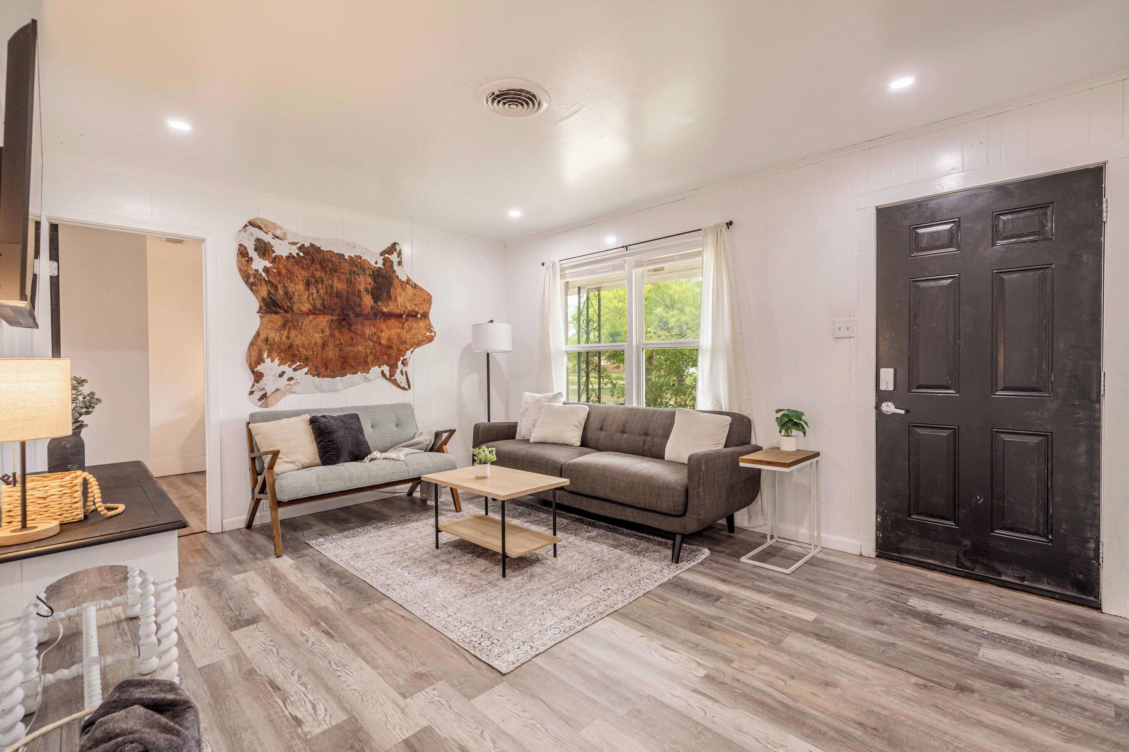 Televisión y oficina 