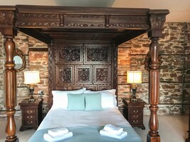 2 bedrooms, individually decorated, individually furnished, free WiFi